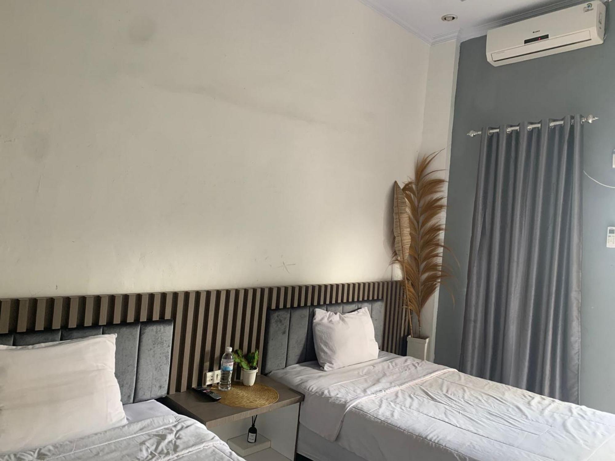 Oemah Ratu Hostel Syariah Redpartner Бандар-Лампунг Экстерьер фото